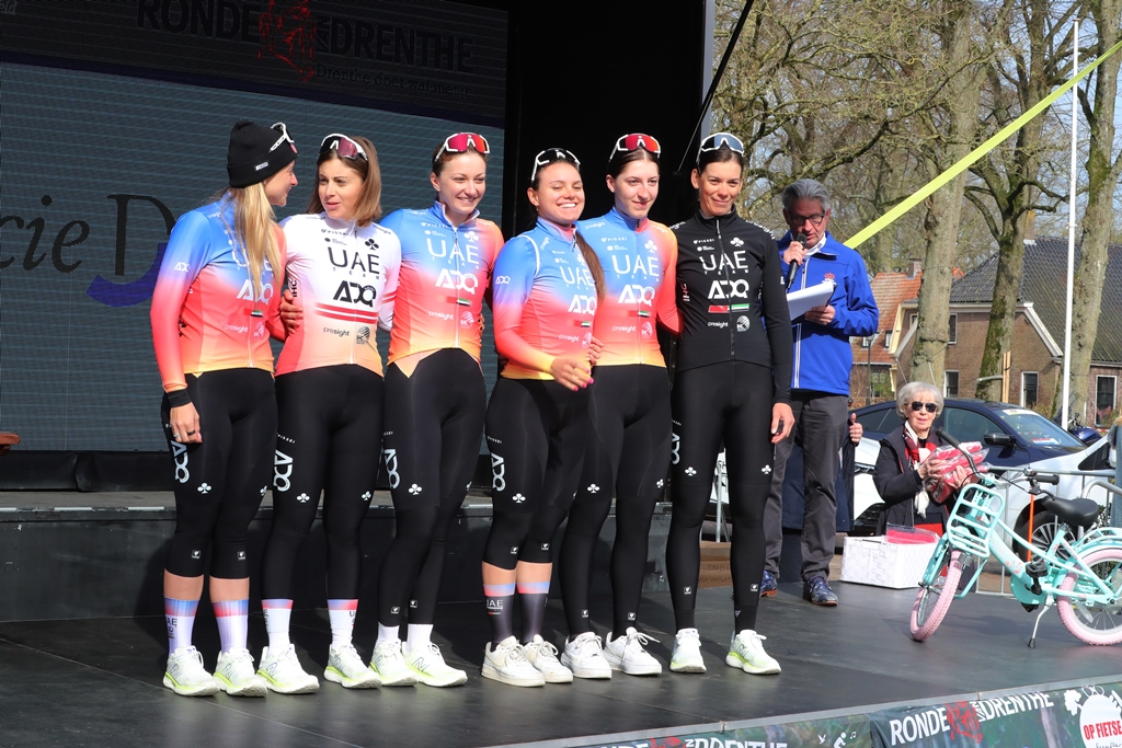 UAETeamADQ's tweet image. 2nd place in the sprint for @consonni_chiara at the #Drentse8 van Westerveld, who was overtaken by Sofie van Rooijen at the finish line in Dwingeloo.

📸 @SprintCycling 

#UAETeamADQ #UnitedToBeStronger #WeRideToInspire #Believe