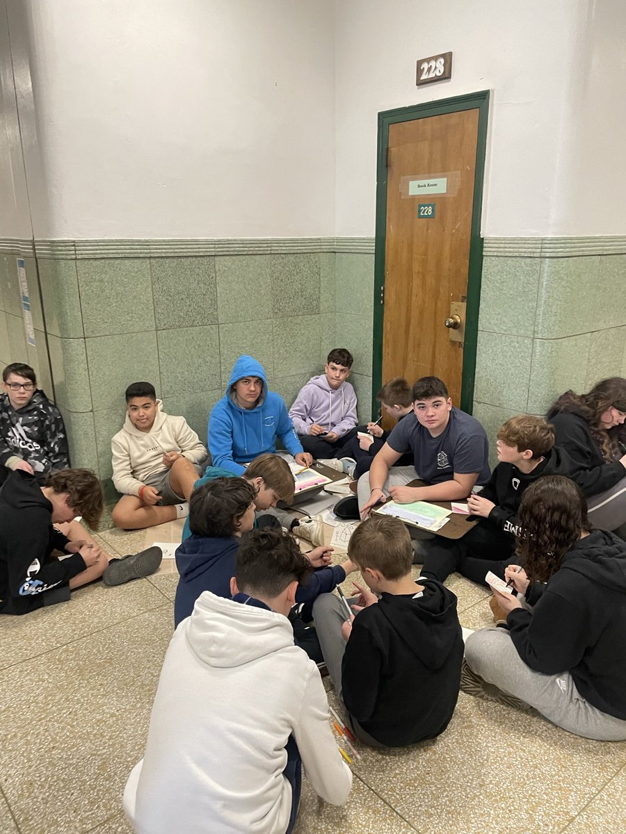 attleseychris's tweet photo. MAM for YAM!
Our first Make Art Monday during lunch.
Art feeds the soul! @WJHSSpirit @WJHS75 @WCSDBKING  @youthArtMonthNY @nysyam2024 https://t.co/kfSb9OKYI9