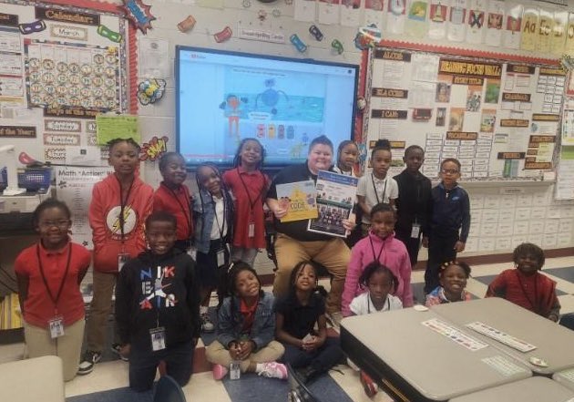 We had a great time supporting #ReadAcrossMPS this week! Students at Halcyon learned how Pearl used coding techniques when building a Sandcastle in the story “How to Code a Sandcastle”. #TheresMoreWithMPS