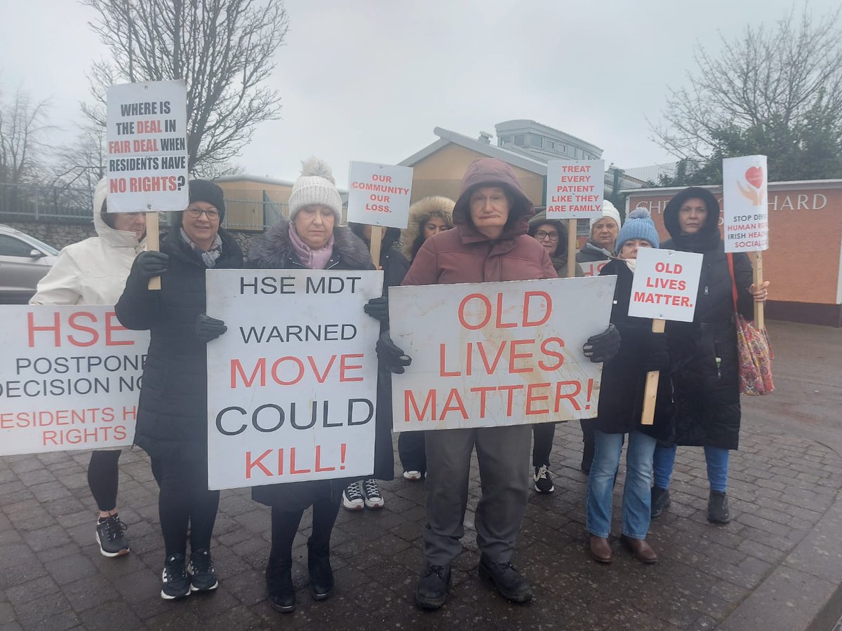 CareChampions2's tweet photo. Some wet family members standing to protect their loved ones at #CherryOrchardHospital Hopefully @MaryButlerTD &amp; @HSELive realise families will be heard &amp; will not reject the warning of the clinical team 
#RIP16 
#FullInvestigation 
#TransferTrauma
@BernardGloster https://t.co/IvOL4Z8W6x