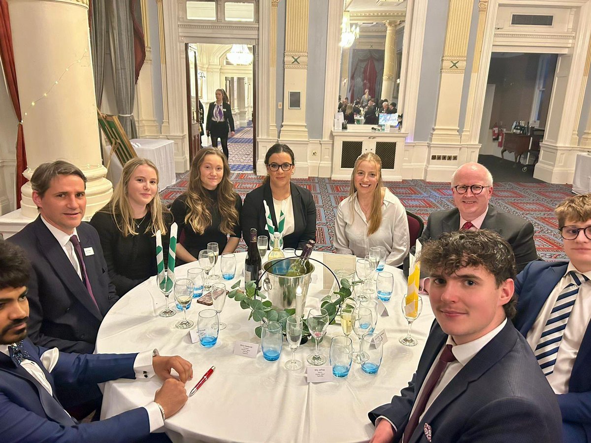 EmileneDavis's tweet photo. I had the pleasure of attending the @exeterlawsoc’s Annual Bar Dinner and meeting aspiring barristers with @AnjGohil as part of our work with @BarNone2020 . 

It was a fantastic event and I thoroughly enjoyed meeting students with a geniune commitment to a career at the Bar. https://t.co/qBHD0tGpLb