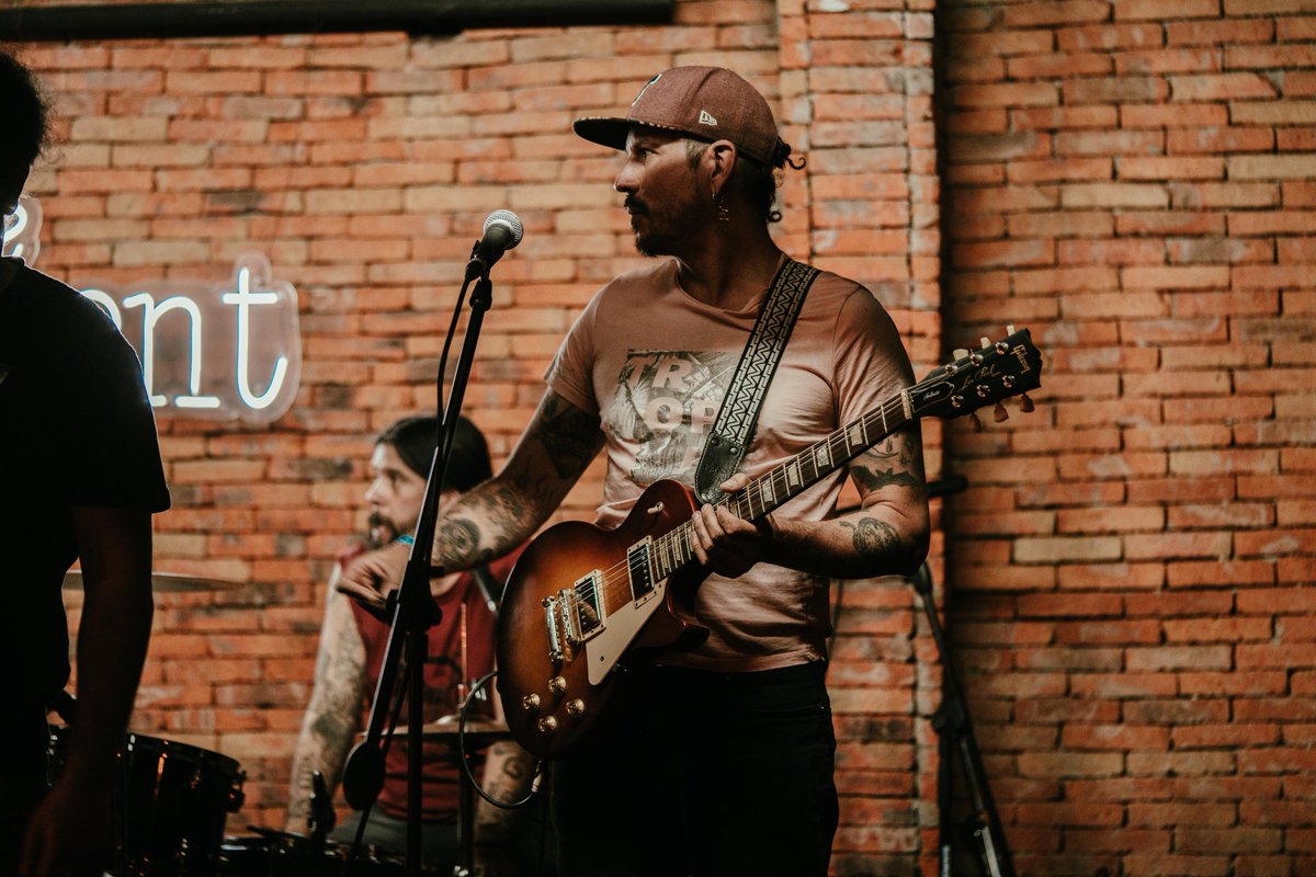 ¿Cuál es tu rola favorita de nuestro album Dinero?💸

🎧Escúchalo aquí: open.spotify.com/artist/4kX0MA2…