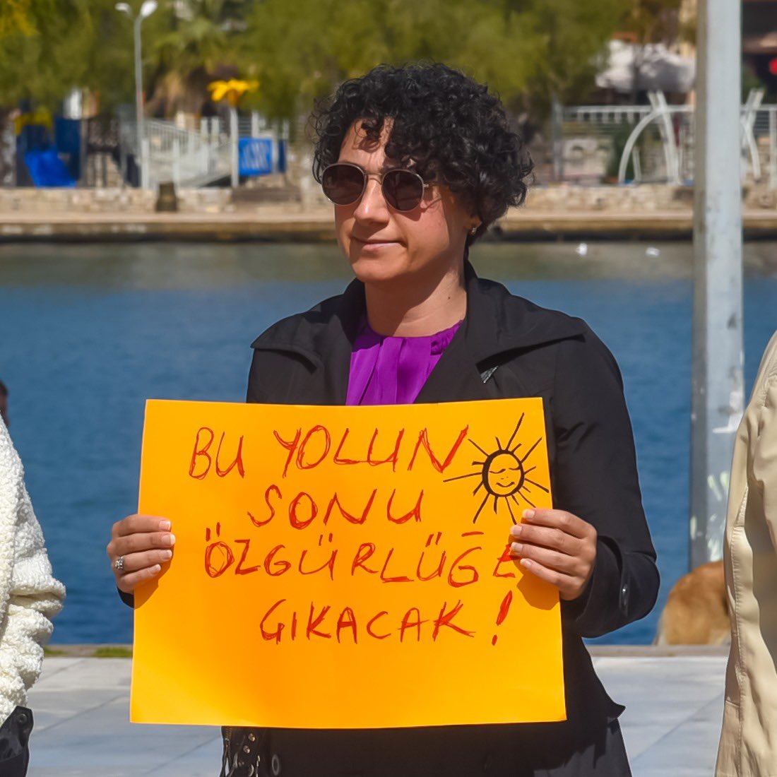 deveci_busra_'s tweet photo. Laikliği, Özgürlüğü, Eşitliği, Kürtaj Hakkımızı, Yarınlarımızı, Kent Hakkımızı, İstanbul Sözleşmesini, Yaşam Hakkımızı, Siyasette Yerimizi #AlmayaGeliyoruz !

8 Mart Emekçi Kadınlar Günü kutlu olsun!

#Değişmekşart #kadınlargünü https://t.co/YDDQ9uNlJY