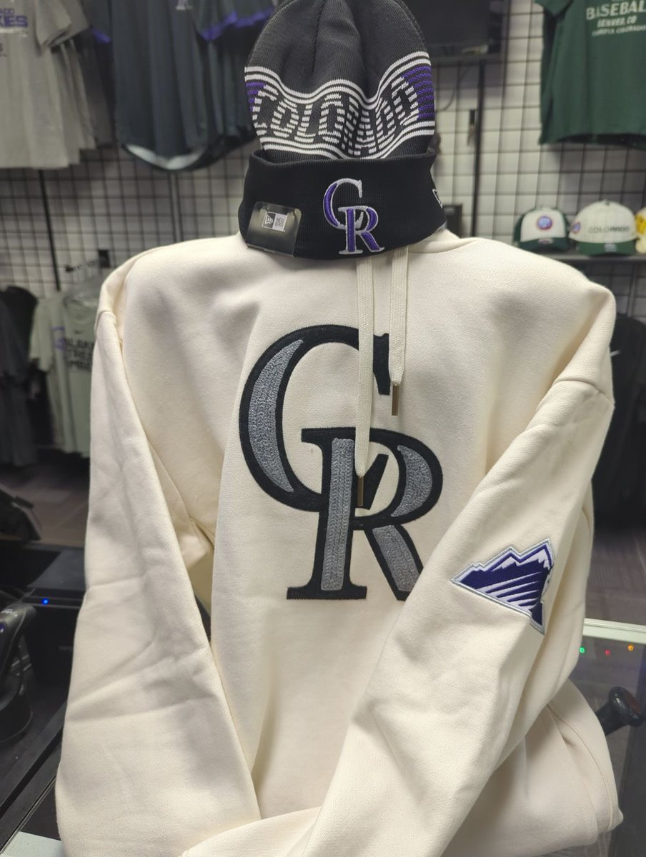The shipments just keep coming! It’s a beautiful weekend to come to a Rockies Dugout Store and see the new 2024 gear, and load up on #17 merch, this is the season to celebrate our HOF inductees! @Rockies @LosRockies @DowntownDenver #SaturdayMood #SaturdayVibes #Retail #HOF