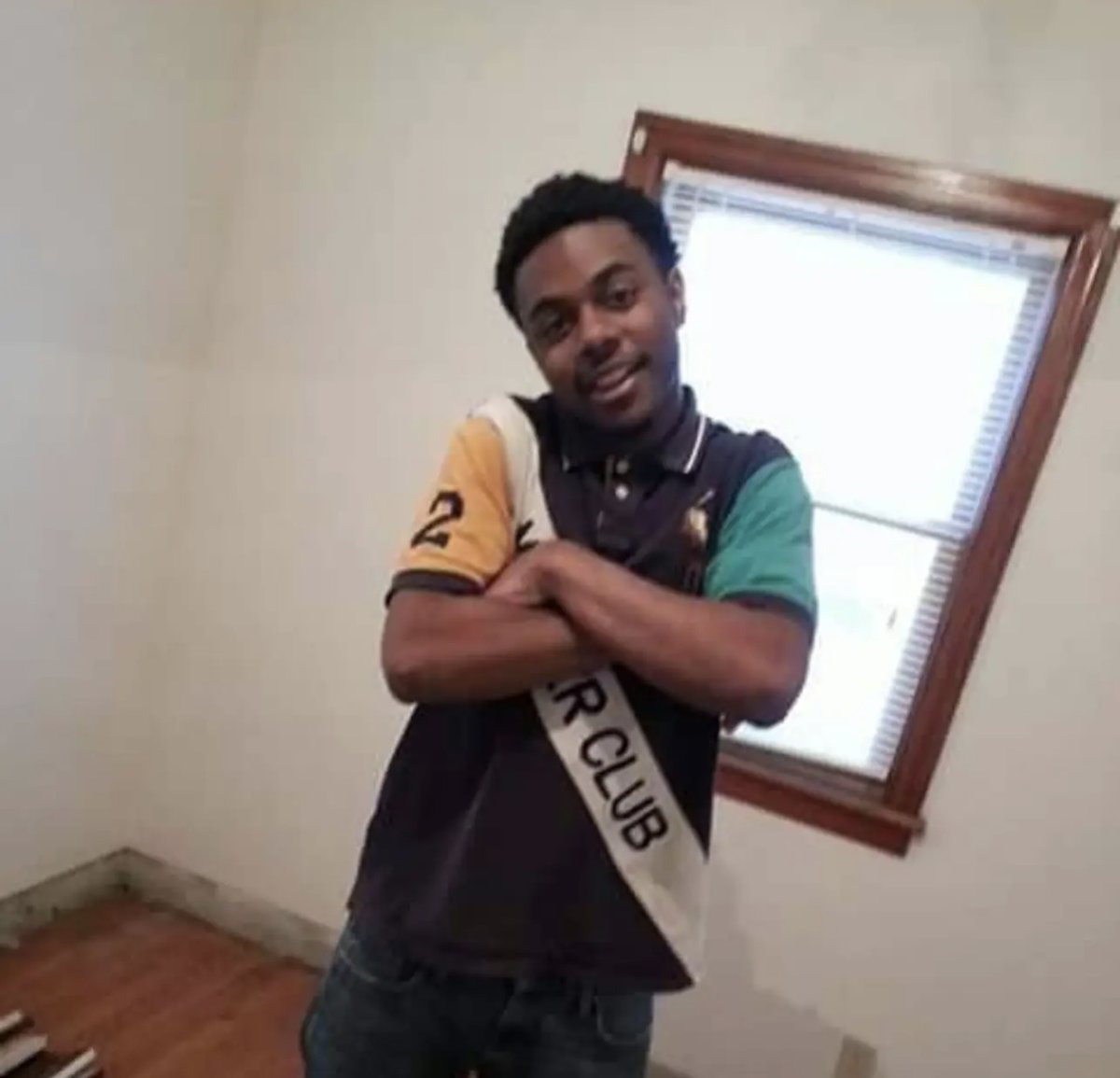 #JusticeforJamesCooper, was lured 2 Mississippi, where in less than 2 weeks he was founding hanging from a pole with a zip tie on his fingers. Police swiftly claimed suicide , his family & friends disagree. Demand a thorough external investigation: chng.it/ydGW9LC9Hx