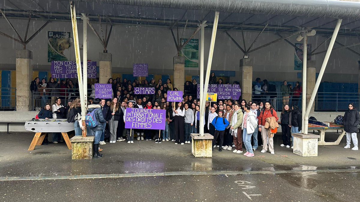 Semaine en faveur des droits des femmes sous l’impulsion du CVC
👉salles renommées 
👉1er podcast du collège
👉distribution de bracelets violets
👉manifestation des collégiennes à 15h40
<a href="/DSDEN79/">DSDEN Deux-Sèvres</a> <a href="/acpoitiers/">Académie de Poitiers</a> 
@CD79
<a href="/s_chabeaudie/">Chabeaudie Sandrine</a>