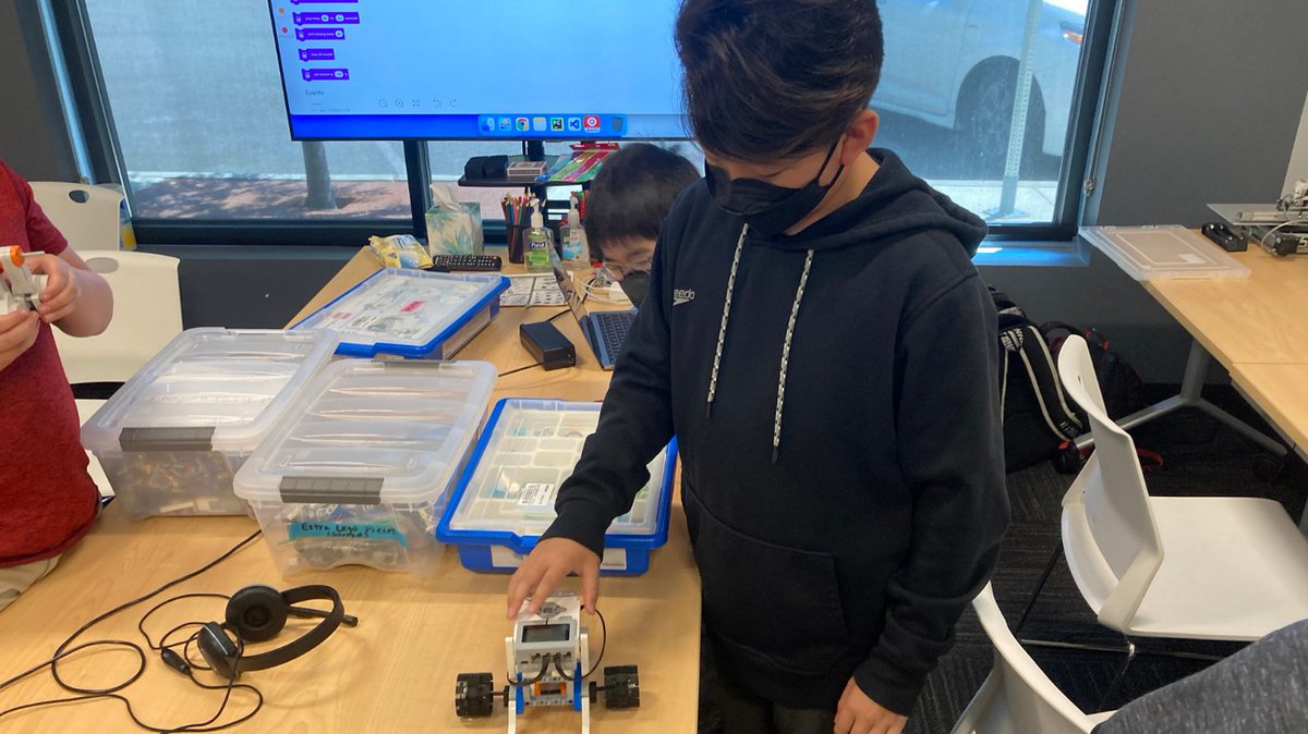 iCodeBellevue's tweet image. iCode Bellevue is now enrolling for its new White Belt Robotics Class on Saturdays from 2-4 pm. Schedule your free trial class and let the coding adventures begin.

#iCode #iCodeBellevue #Robotics #LearnToCode #STEM #STEAM #Bellevue #Redmond #Kirkland