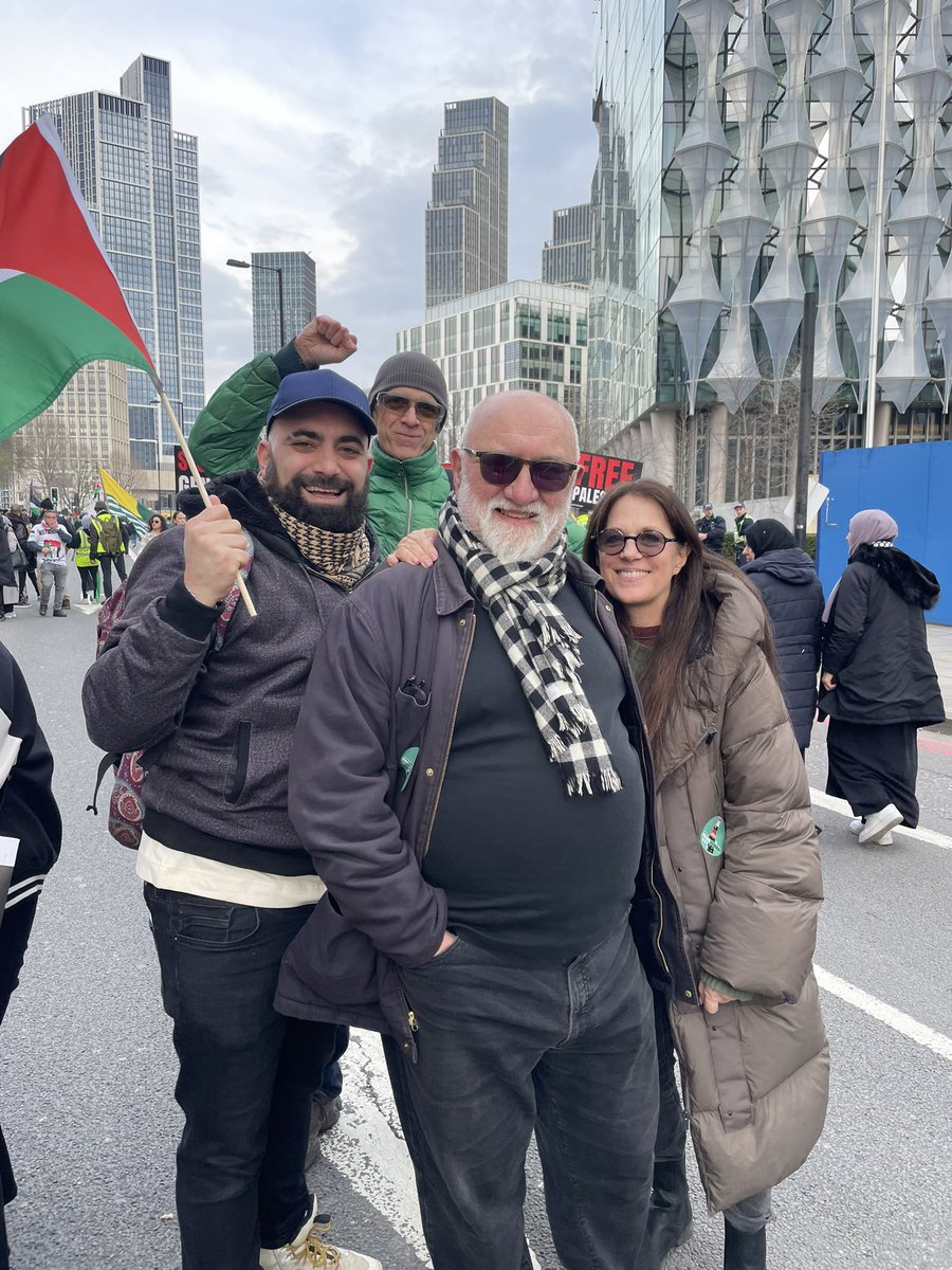 AlexeiSaylePod's tweet image. Enjoying a lovely little hate march in the no-go area for Jews. #FreePalestine #london #gaza 

With @lisemayer and @Talalaban
