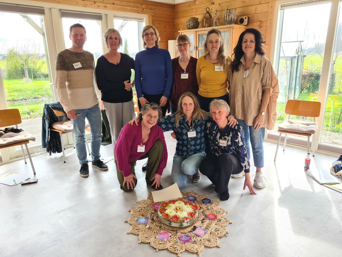 Rituals to Root (@zillavandijk) on Twitter photo Vandaag waarschijnlijk de laatste Liefdevol Levenseinde in zijn huidige vorm en voor de huidige prijs. Er is (nog) geen nieuwe datum gepland. Heb jij interesse? Meld je bij zilla@ritualstoroot.nl. Bij genoeg aanmeldingen 5 tot 8 plan ik in overleg nog een datum in. Vandaag waarschijnlijk de laatste Liefdevol Levenseinde in zijn huidige vorm en voor de huidige prijs. Er is (nog) geen nieuwe datum gepland. Heb jij interesse? Meld je bij zilla@ritualstoroot.nl. Bij genoeg aanmeldingen 5 tot 8 plan ik in overleg nog een datum in.