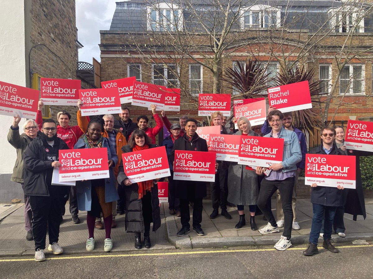 Really positive reception for @RNBlake with #TeamCoop in Cities of London and Westminster today.

We need a #GeneralElection as soon as possible, to get our @UKLabour & @CoopParty candidates elected across Westminster - and a Labour government! 🌹🐝