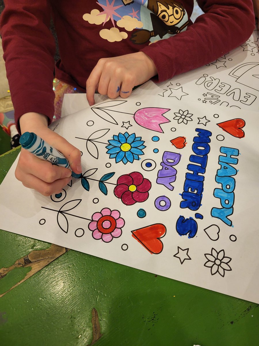 LMLMMEpsom's tweet photo. We had such a great time at our kids art club this morning #colouring #drawing #beingcreative #choosingcolours #pencil #crayon #chalk #makingfriends #emotions #feelings #wellbeing #fun #creativity
Come and see us next Saturday 11am-1pm at @EpsomSocial Derby Square, Epsom https://t.co/kThXh9sU6c