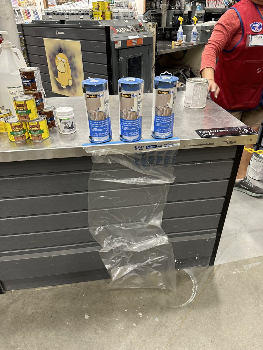 Venus is showing off how easy and convenient @ScotchPaintTape adhesive masking film is to use! See the demo in action this weekend at the @lowes in #DanvilleVA #R1DEMOS @som2to @BenitoKomadina @BlueBoxR1