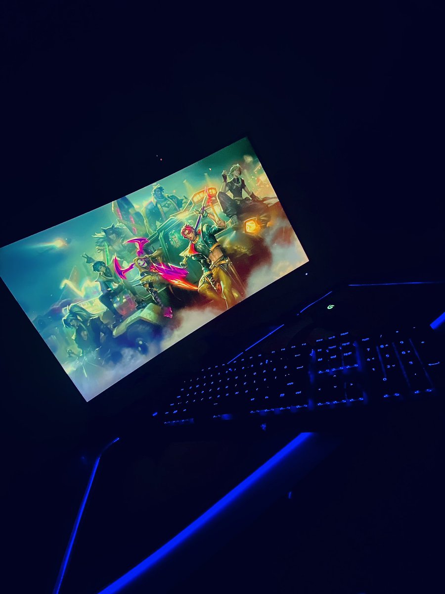 ralphesslol's tweet photo. @LeagueOfLegends Hell yeah. (I like Kayn and blue.) https://t.co/8n4fJ0lLvn