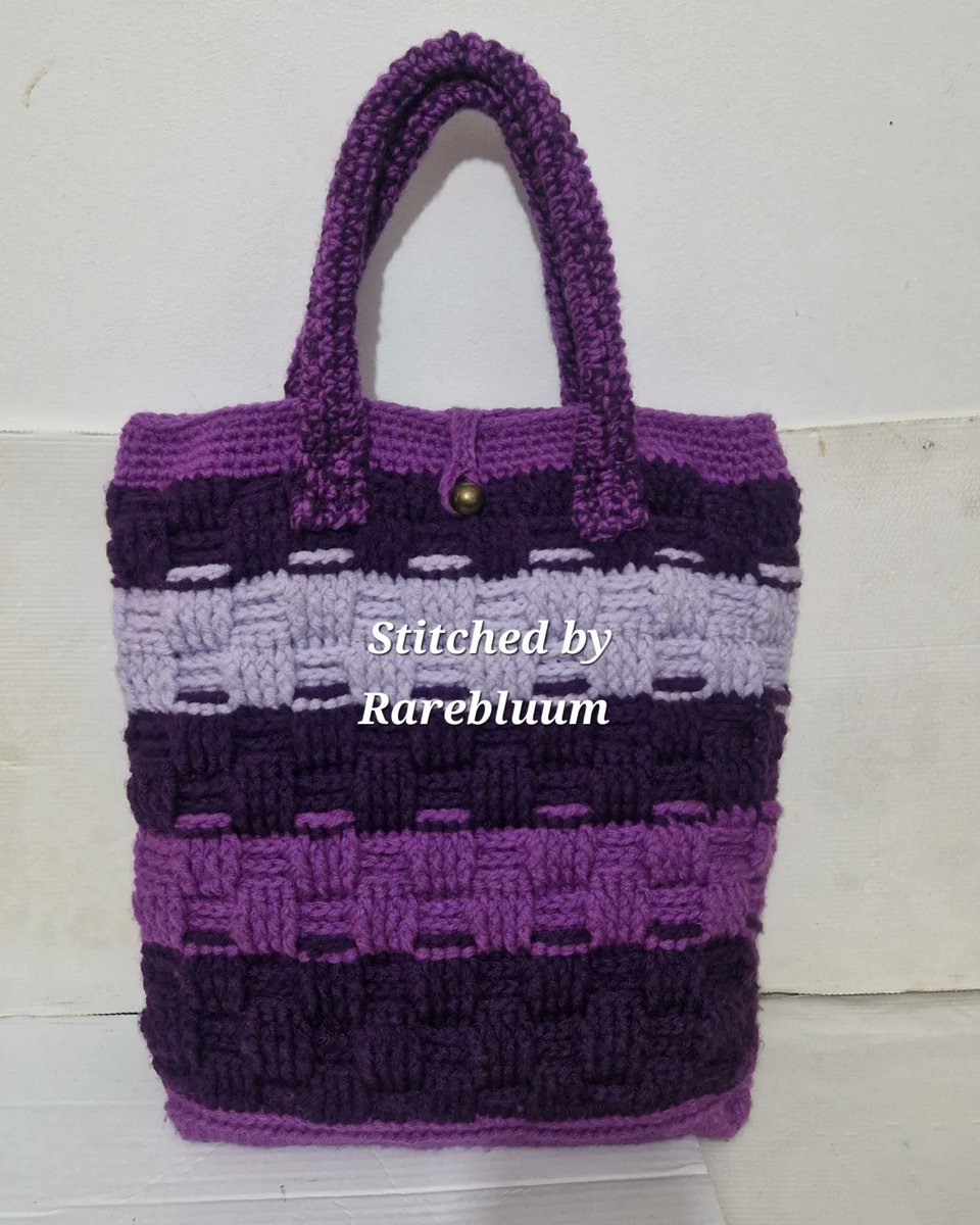 Teebekz's tweet image. Presenting my newly completed project 
Crochet Laptop Bag. 😍😍
From, "Stitched, by Rarebluum"
Built to Last
It can be used for multiple purposes, too
We are accepting orders, now.
 
#HandmadeWithLove
#CrochetPassion
#LoveForCrocheting
#DoWhatYouLove
#ProudOfMyWork