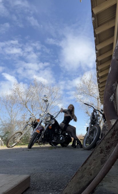 Bike BTS 💜 https://t.co/xfu4Je1I7D  30% off next 100 subs https://t.co/JKeGpmkUWu