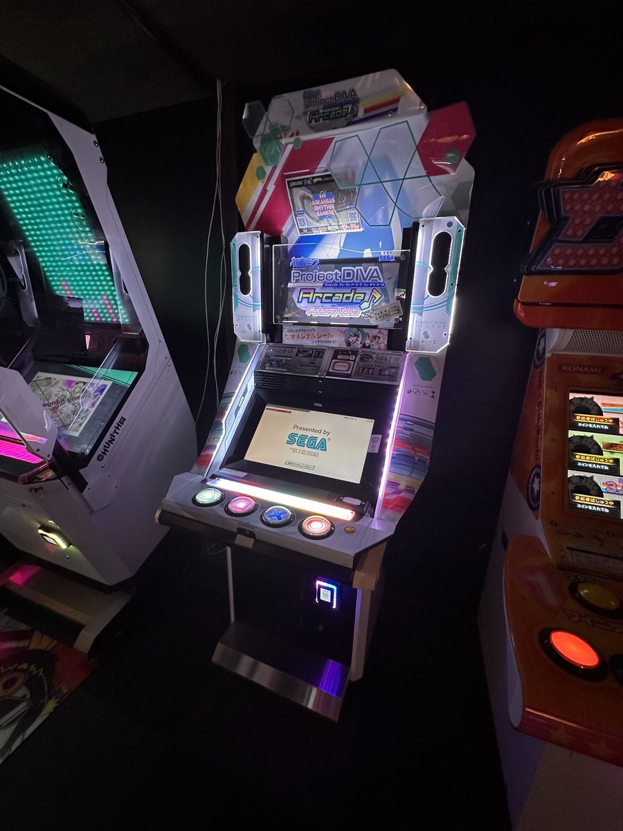 Come out to Lucky Cat Arcade for 3/9 - Miku Day and play some Hatsune Miku: Project Diva! Additionally <a href="/otakutakeoutlr/">OTAKU TAKEOUT</a> is doing 10% off all Miku Merch all day! 

Tomorrow is Mar10 day and all Super Mario Bros. Merch will be 10% off!