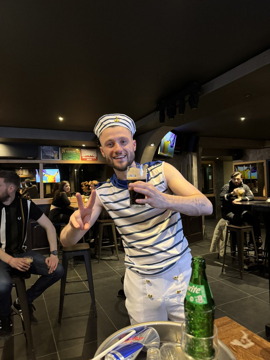 EllisMorgannn's tweet photo. Half a pint @Starmerr https://t.co/orRmHWCMhs
