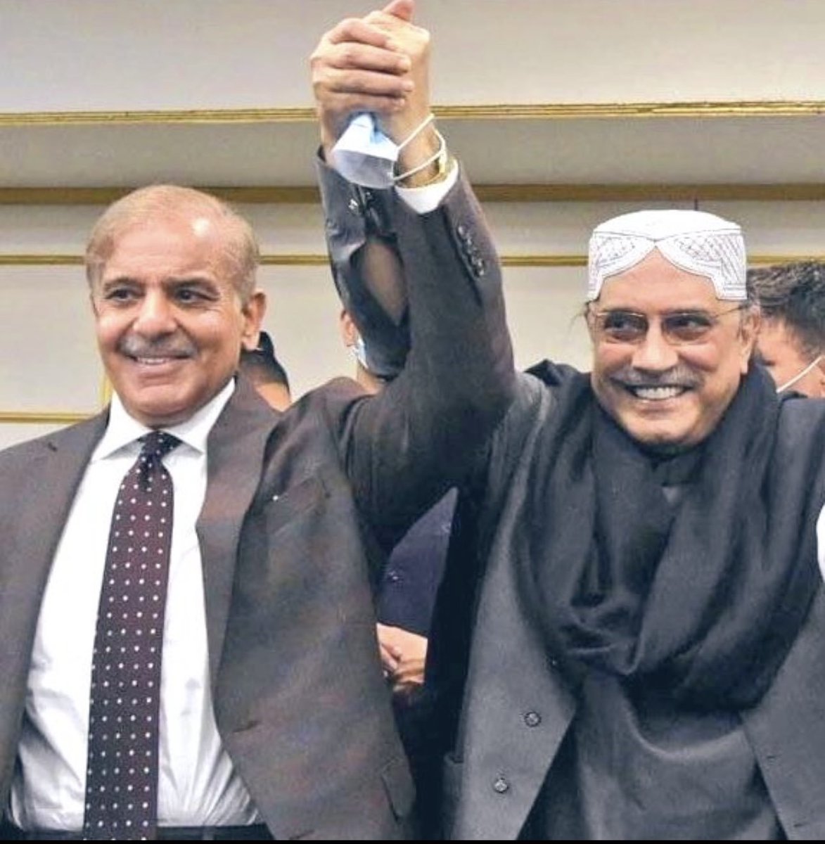 It's 2024 & traitor Generals have chosen this duo for the Islamic Republic of Pakistan. Generals can't stop their addiction of sucking Zardari & Sharif dicks

For decades, Generals told everyone about their corruption & treachery (DawnLeaks/MemoGate)

Fuck these traitor Generals.