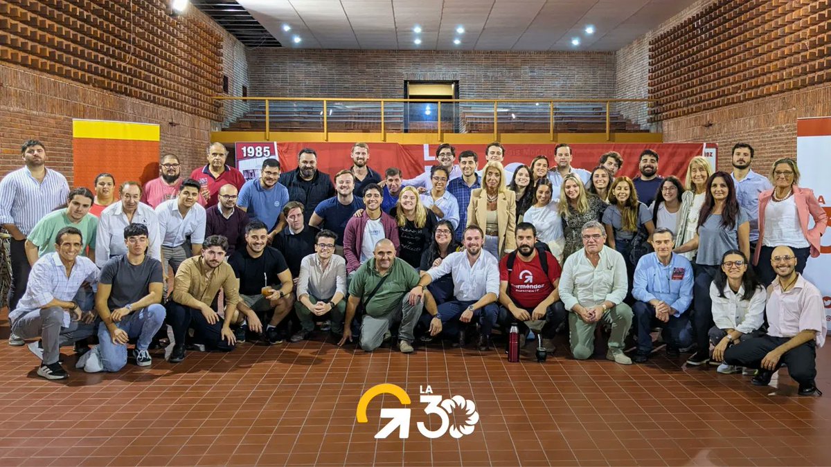 la30uy's tweet photo. ¡Asamblea de La 30! 🗣️

Nos juntamos para planificar trabajo y conversar sobre lo que venimos haciendo.
Depende de nosotros.

#GurméndezPresidente 🇺🇾 https://t.co/QRuNoDKU5H