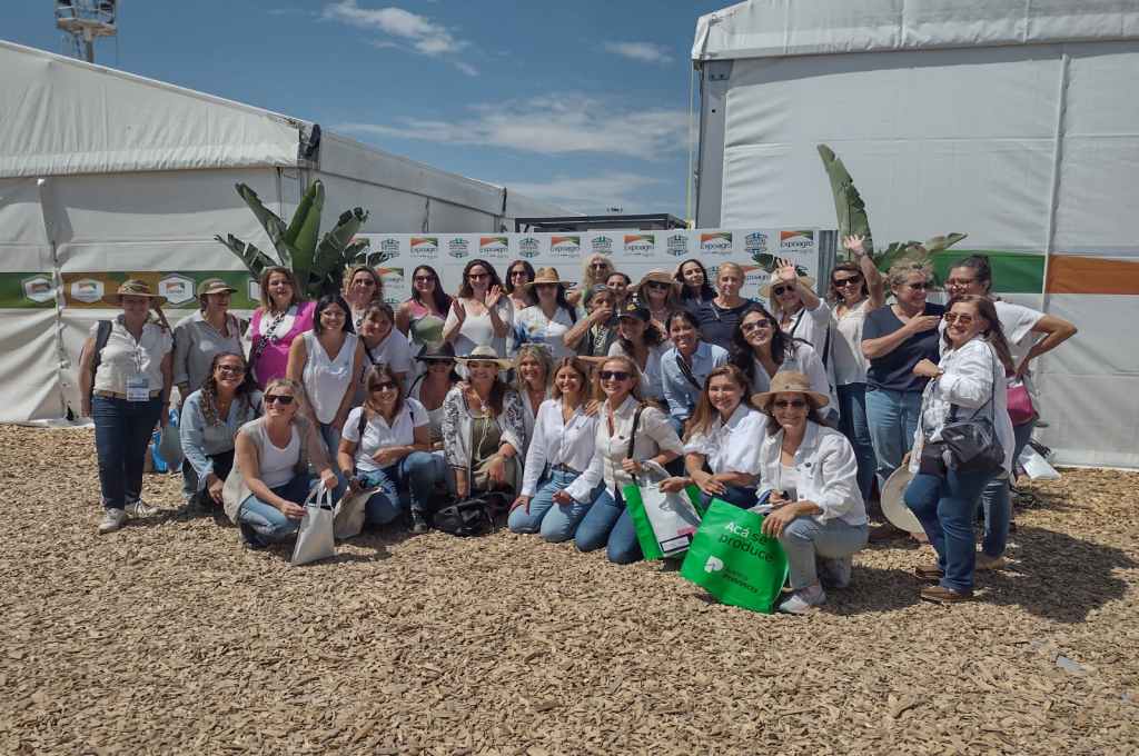 Red Mujeres Rurales lanzó el Congreso Internacional “Agronegocios: Crecer con Diversidad” .

En el marco del Día Internacional de las Mujeres, <a href="/redmrurales/">Red Mujeres Rurales</a>    presentó el viernes 8 de marzo, a las 12 horas, en la Sala de Prensa de Expoagro, el Congreso Internacional