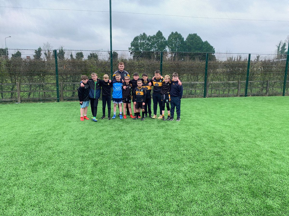 BornacoolaGAA's tweet photo. Welcome back to our Nursery,  U9 and U11s who resumed training on our astroturf this morning  Thanks to our CDO Shane Rynn who was on hand to help our coaches with skill development 

@LeitrimGAA @ConnachtGAA https://t.co/ppZ2asNgaE