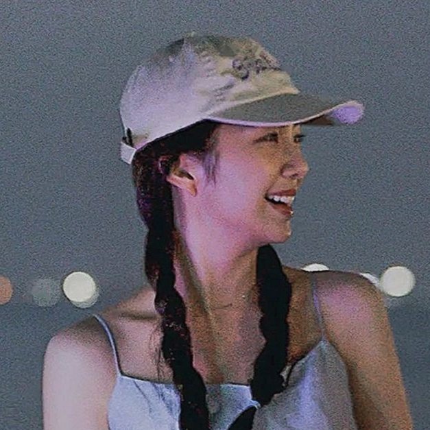 RVcrack's tweet photo. #WENRENE AU PROMPT
— BUS RIDE

Wendy boarded the bus and settled in for a long ride. Feeling bored, she randomly tried to wink and gave a flying kiss to a stranger outside. To her surprise, the stranger sat with her, and she was too stunned to speak. https://t.co/r95IM9012k