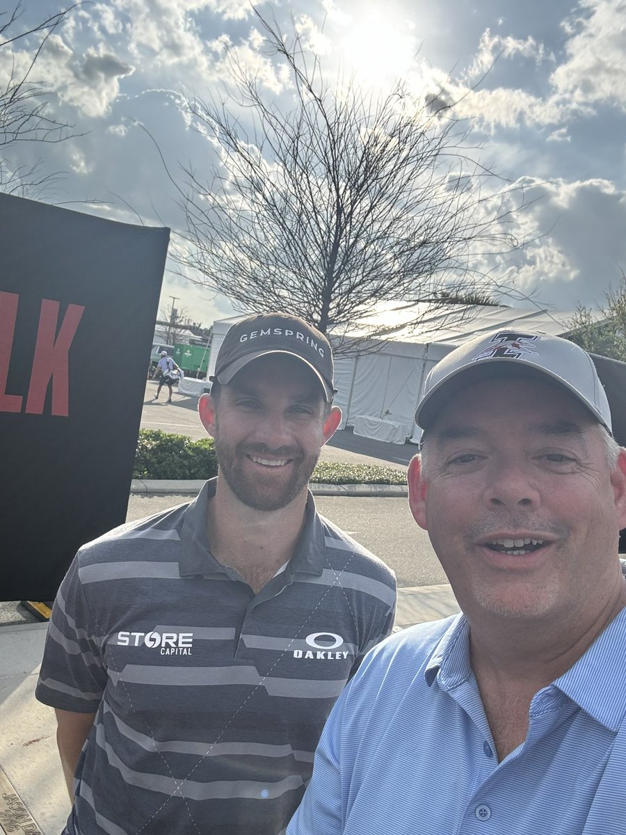 GPaulhoops's tweet photo. Went to my first PGA event on Friday, Arnold Palmer Invitional.  It was awesome! Was able to putt with one of Arnies putters.  Even met fellow Hoosier Patrick Rodgers.
#PerfectDay https://t.co/vF6fXe4zjc