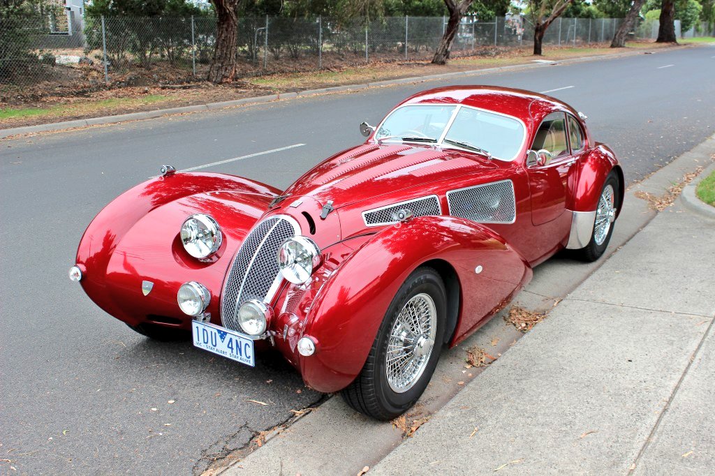 ladouille21's tweet image. #Caturday 💎
#Devaux Coupé 🇦🇺
#ClassicCars 🛠
