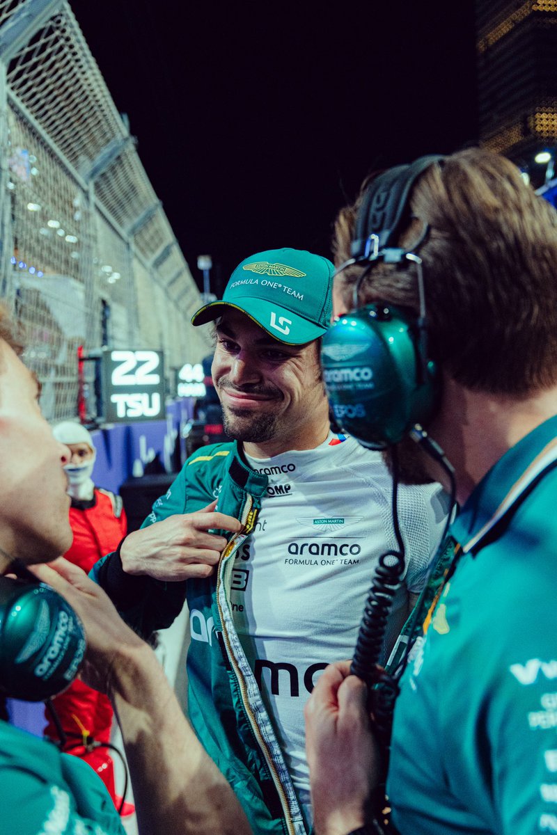 aston_F1_'s tweet photo. لانس سترول بخير 👍.

#فورمولا1 | #SaudiArabianGP    🇸🇦 https://t.co/LTXp5JwvP8