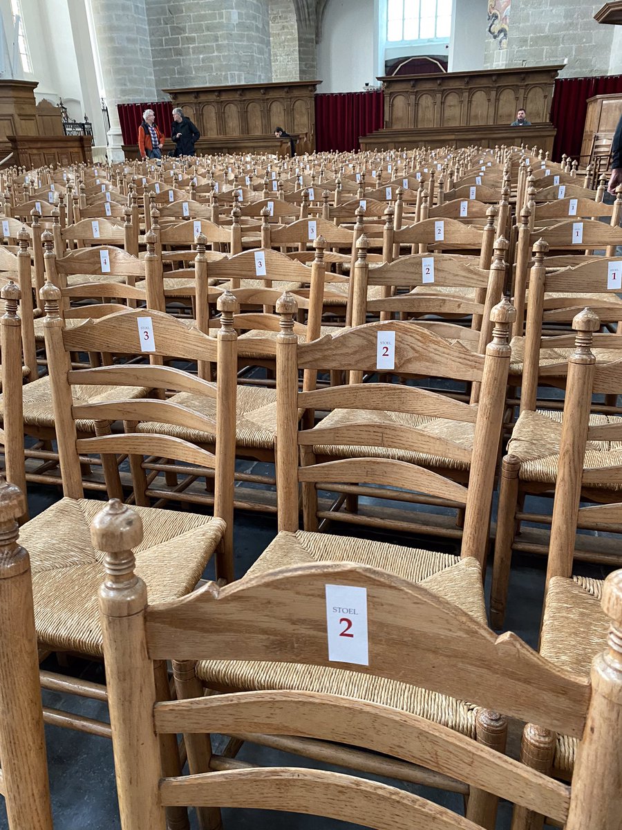 De Sint- Catharijnekerk is klaar voor de Matthäus Passion in Den Briel.
Alle stoelen op zijn plaats en voorzien van de plaats-nummers.
Vanmiddag is er ook gerepeteerd in de prachtige kerk.
Heel veel zin in morgen!