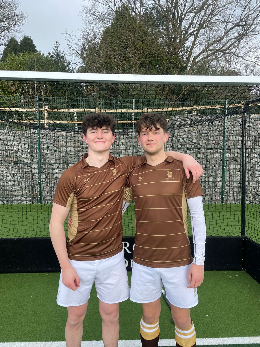 Brilliant performances both home and away for our boys against @RGS_hockey this afternoon. Capped off with the presentation of Hockey Colours to Nathan and Henry, well done boys 🐺🐺🏑