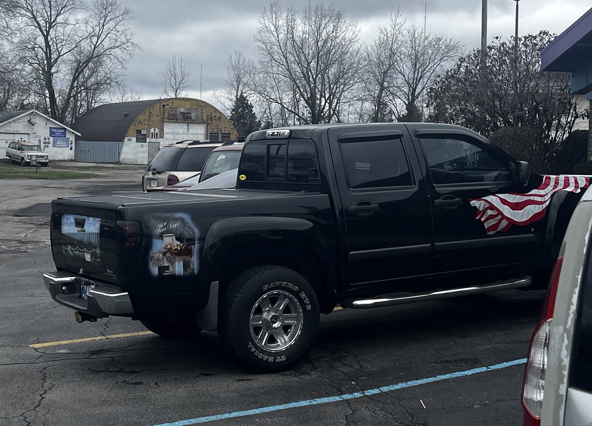 not_rees's tweet image. 9/11 truck spotted Ft Wyane