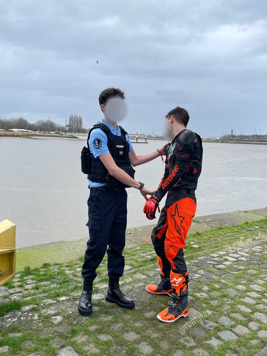 rubtatex's tweet photo. Arrested by the police oups 🫢

👮‍♂️@rubberizedtwink https://t.co/yx6I2xpglL