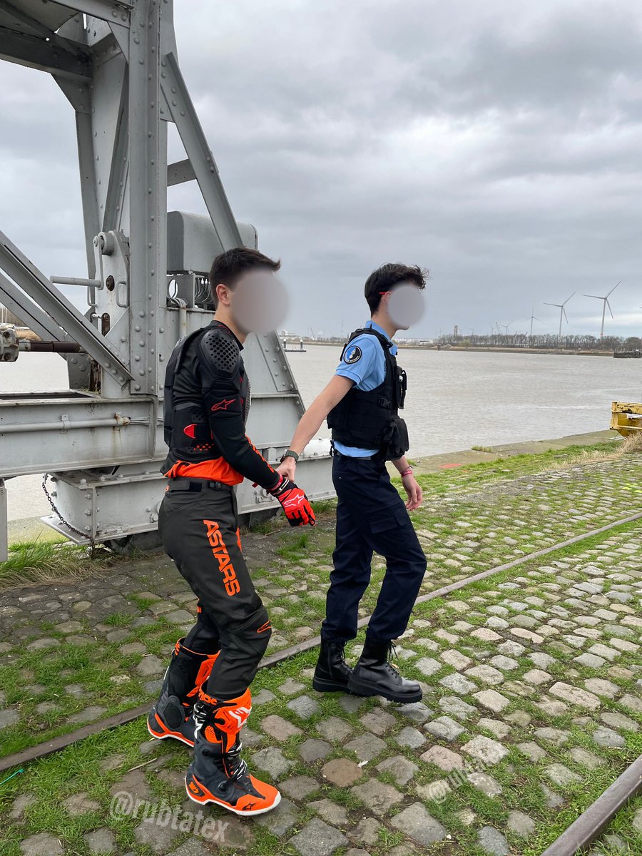 rubtatex's tweet photo. Arrested by the police oups 🫢

👮‍♂️@rubberizedtwink https://t.co/yx6I2xpglL
