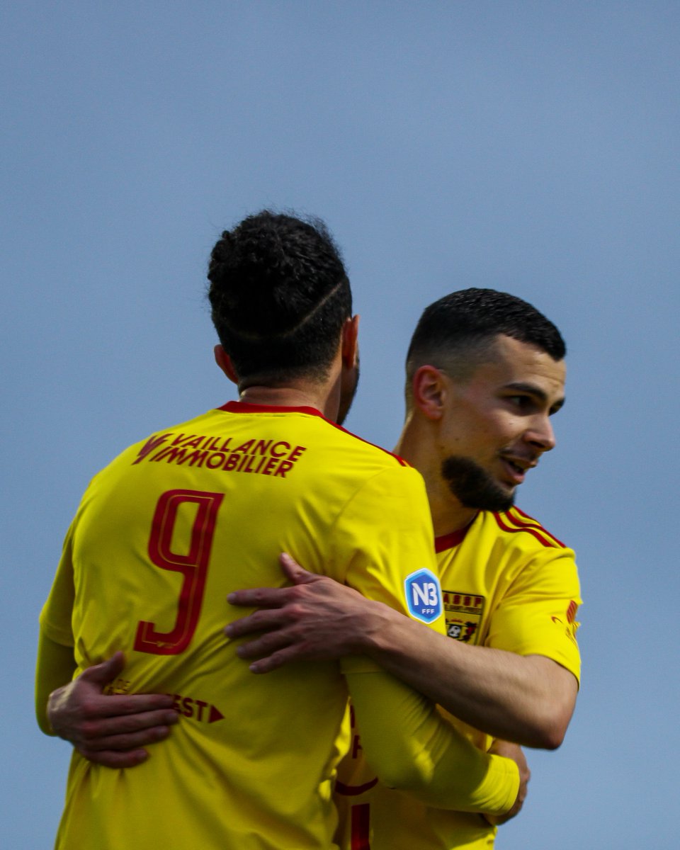 assaintpriest's tweet photo. ASF-ASSP | ⚪️ 0-2💊 | ⏱24’
Le break est fait ! 😍
Marwane Benhmida est présent sur le second ballon pour marquer le deuxième but San-Priot de la rencontre ! 🔥
~ #Saison𝗔𝗦𝗦𝗣 | #N3 | #𝗔𝗦𝗦𝗣 | #ASFASSP https://t.co/HaH0YVgI01