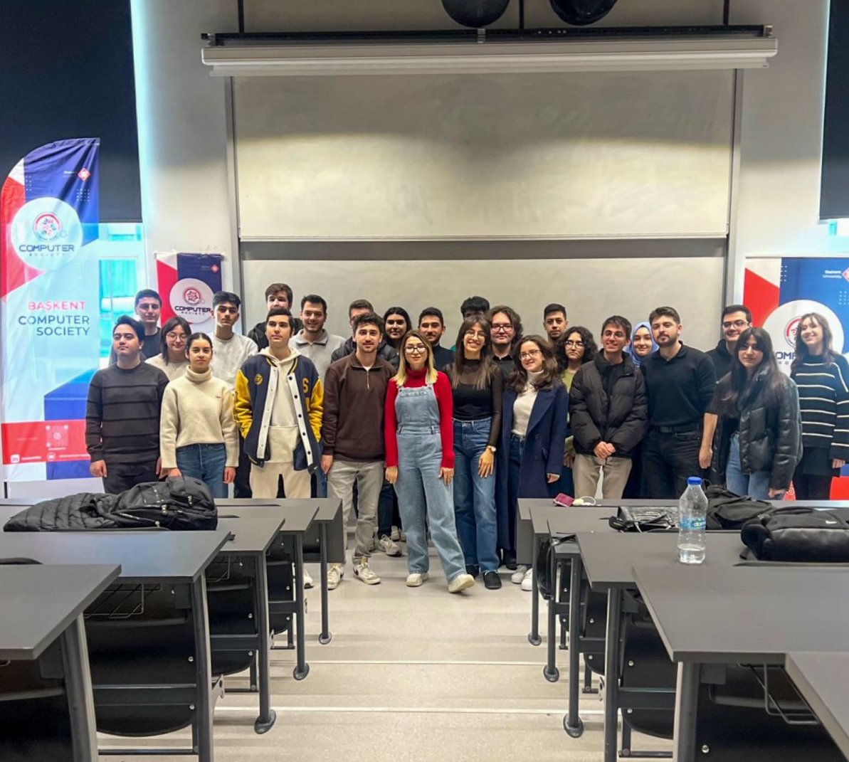baskentchain's tweet photo. 8 Mart Cuma günü Başkent Üniversitesi Bilgisayar Topluluğu ile gerçekleştirdiğimiz MIT' de ( Massachusetts Institute of Technology ) Araştırmacı Olmak adlı seminerimizde bizimle kariyer yolculuğunu paylaşan Elif Hilal Umucu' ya ve Chainlink Türkiye Topluluğu' na teşekkür ederiz. https://t.co/aIeIdfGmB5