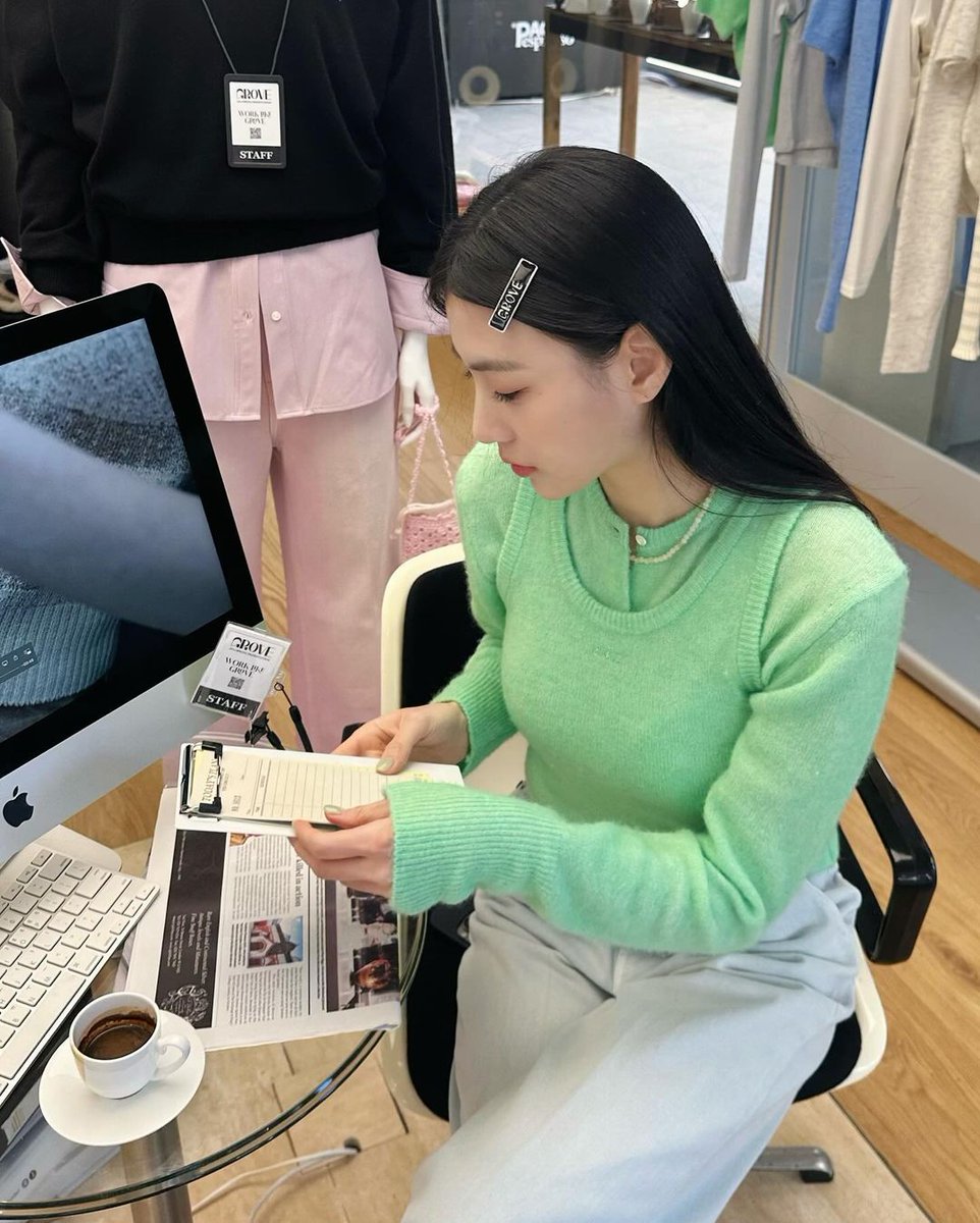 Hayoung cantik bgt....😔💗