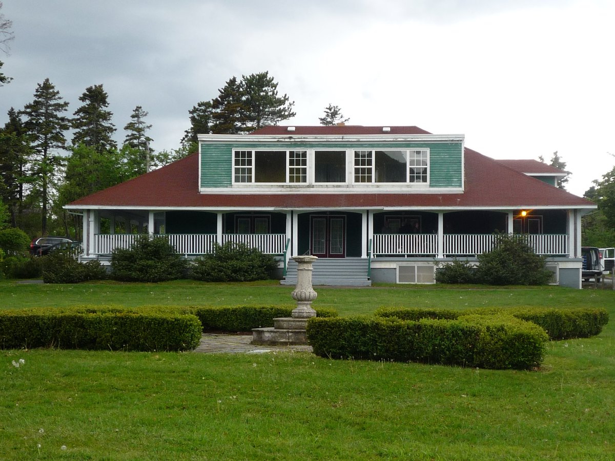 Bowring Park Foundation Inc. is seeking proposals to lease The Bungalow in Bowring Park, located in St. John’s, NL. The Request For Proposals is on the homepage of Bowring Park Foundation's website:  bowringpark.com
SUBMISSION DEADLINE:  April 4, 2024