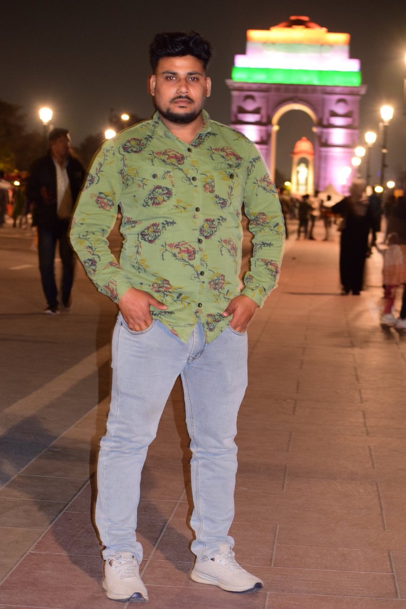 Hypermukesh26's tweet photo. #DelhiNCR  #NewDelhi  #Indiagate #centralsectriat   #places #Gurgaon https://t.co/rdGuria1PR