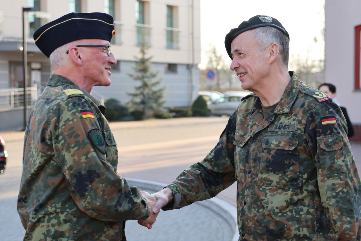 #NATO Exercise LOYAL LEDA 2024, the future of allied training & exercises, and @NATO_JFTC's important role in the NATO’s training network were main topics of a visit ADM Rühle paid to #JFTC. @SHAPE_NATO Chief of Staff met with MGEN Wagner, JFTC COM, and explored Exercise #LOLE24.