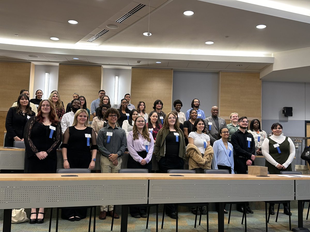 ehackman's tweet photo. Incredible and inspiring work by today’s presenters! Believe me when I say the future is #SObright with these @SUNY_Orange scholars leading the way!  #SOEX #SOARS #research #scholarship https://t.co/oDukugXu99