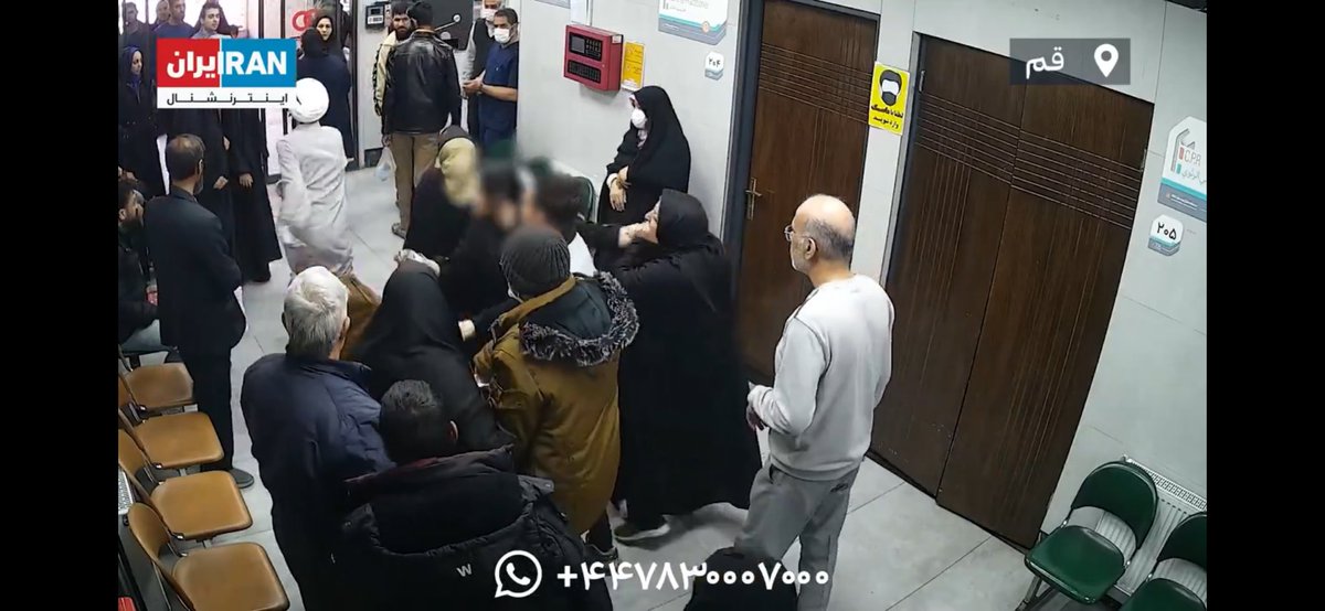 چهار نفر فقط سرش داد کشیدن، عبا عمامه رو ول کرد مثل سگ دررفت. قربون اون نگاه آخرشون تو لحظۀ تیر برق برم.
#فقر_فساد_گرونی 
#آخوند_کثیف