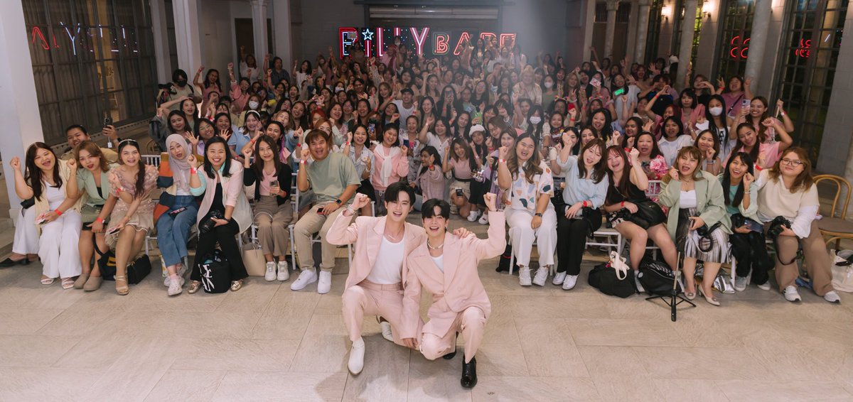 ขอบคุณPiramystที่ให้พวกเราได้เจอทุกคนวันนี้ ยินดีกับทุกคนด้วยนะคับเป็นเวลาที่มีค่าสำหรับพวกเรามากๆขอบคุณทุกกำลังใจทุกความสุขที่ส่งให้กันและกันวันนี้เติบโตไปด้วยกันนะอย่าทิ้งกันนะ🥹🤍 พรุ่งนี้สู้ๆนะคนเก่ง You can do it ! GN✨
#BLBPFGFansignParty #BillyBabe
#bbil1ypn 
#babiibabe
