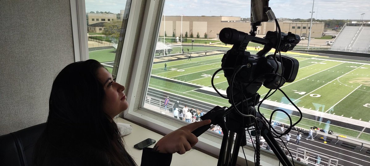 RoarTVLive's tweet photo. Last Home District Soccer Games today! Varsity Double Header- Boys at 11:45 and Girls at 1:30 #BeTheDifference https://t.co/Dd40fvsImo