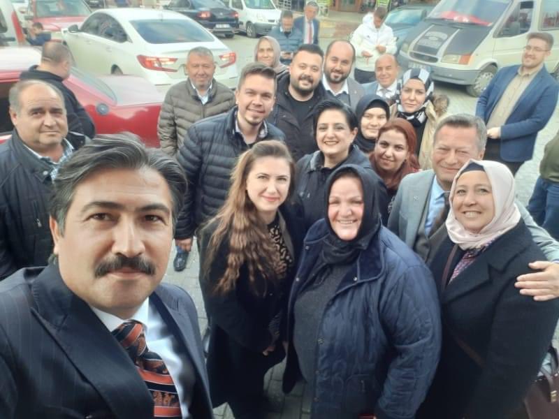 akgencbuldan's tweet photo. Biz sadece seçimden seçime değil, her daim aziz hemşehrilerimizle birlikteyiz.

Cumhur ittifakımız olarak çok değerli Milletvekilimiz Av. Cahit ÖZKAN’ın katılımlarıyla Seçim Kordinasyon Merkezimizi İlçe Başkanımız Ömer özbay, Belediye Başkan adayımız İle Birlikte Ziyaret Ettik. https://t.co/ZMymfZJRkC
