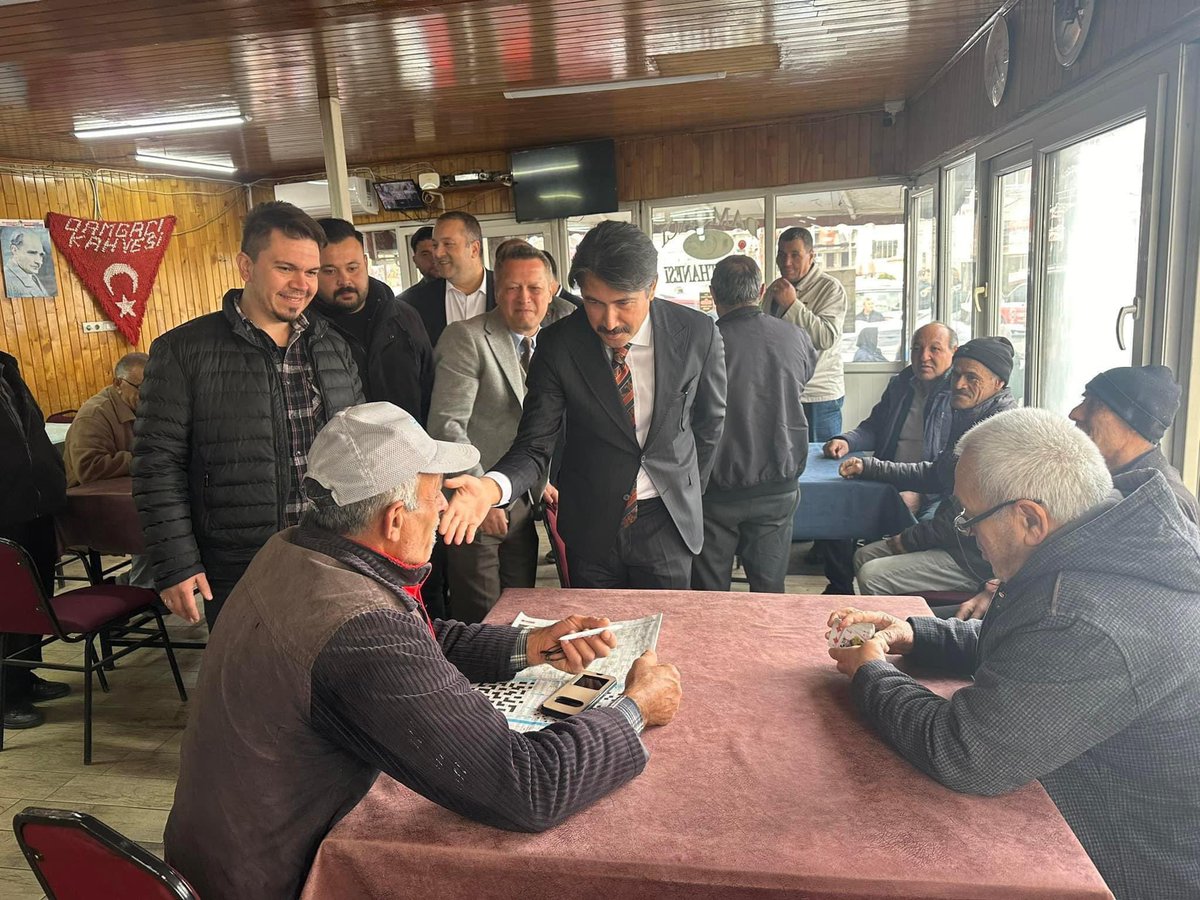 akgencbuldan's tweet photo. Biz sadece seçimden seçime değil, her daim aziz hemşehrilerimizle birlikteyiz.

Cumhur ittifakımız olarak çok değerli Milletvekilimiz Av. Cahit ÖZKAN’ın katılımlarıyla Seçim Kordinasyon Merkezimizi İlçe Başkanımız Ömer özbay, Belediye Başkan adayımız İle Birlikte Ziyaret Ettik. https://t.co/ZMymfZJRkC