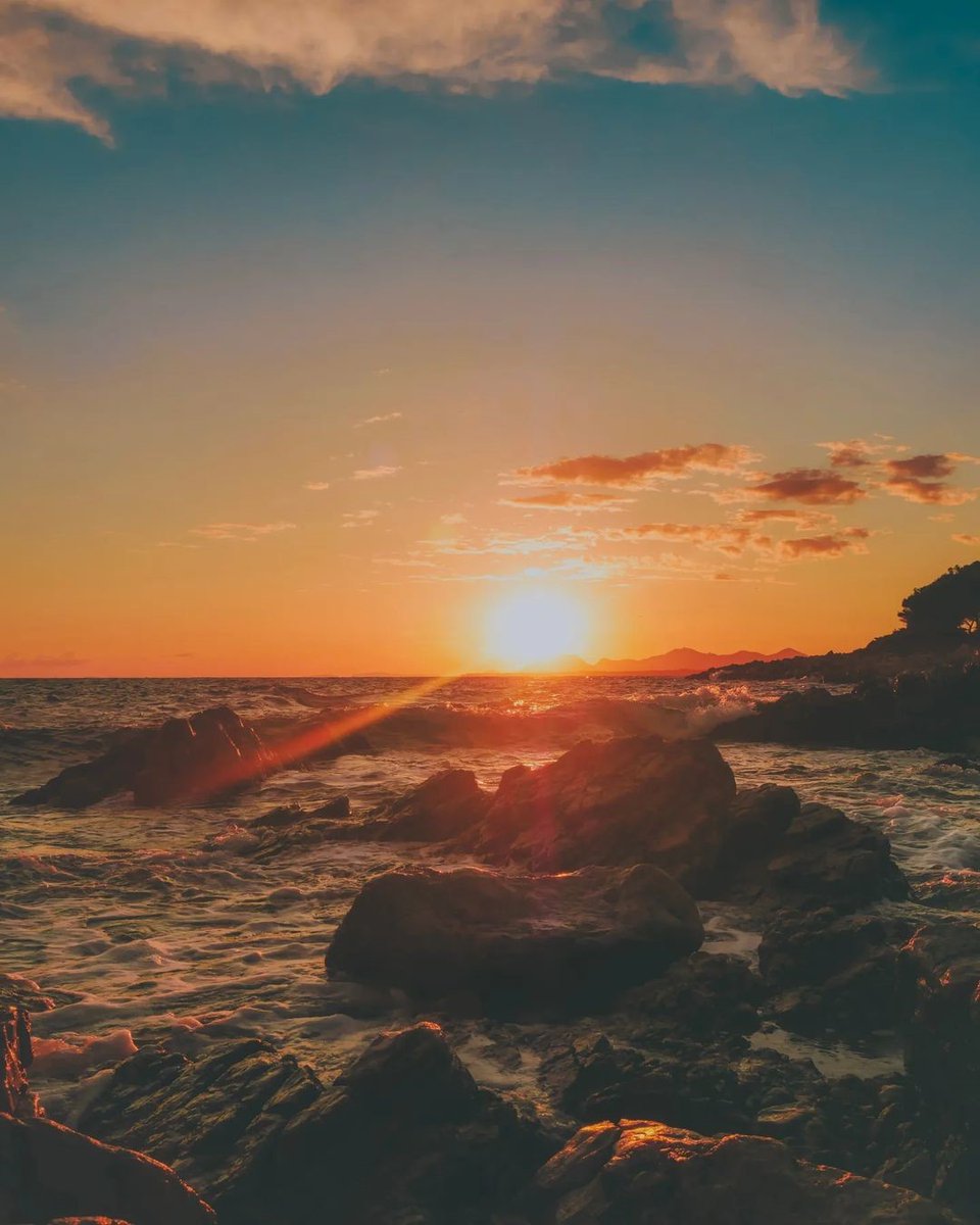 VisitCotedazur's tweet image. En voilà une de photo qui nous réchauffe le cœur !🫶🌅

📍#CapdAntibes @AntibesTourisme
📸 mariana_scenery (IG)

 #CotedAzurFrance @AlpesMaritimes @antibes_jlp