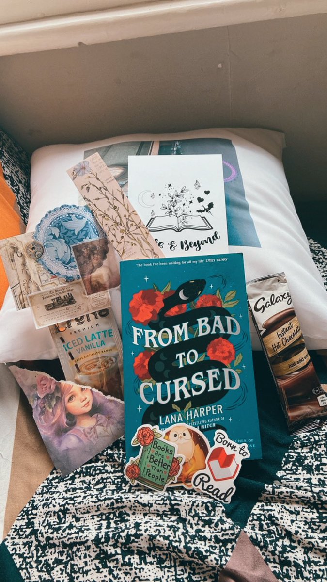I received my first Blind date with a book package today from Books and Beyond and it was so exciting! It came with many cute (and delicious) goodies! I’m so so excited 🤩
#booktwt