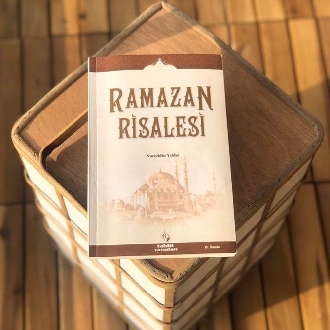 tahlilyayinlari's tweet photo. Bu gönderiyi RT edip beğenenler arasından 5 kişiye Ramazan Risalesi ve İtikâf kitaplarını hediye ediyoruz. https://t.co/mb2vCZROsO