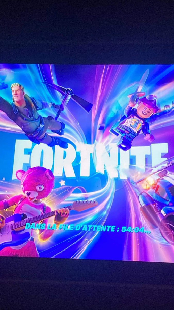 Qcmarmotte's tweet photo. @FortniteFR pourquoi il a toujours une fils d’attente le lendemain https://t.co/KbxJti76mC